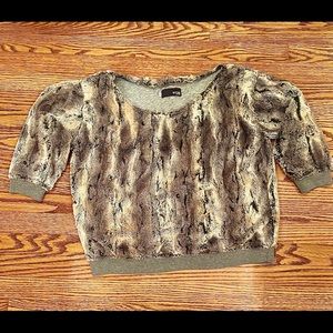 Myne faux fur top with grey sweatshirt lining!